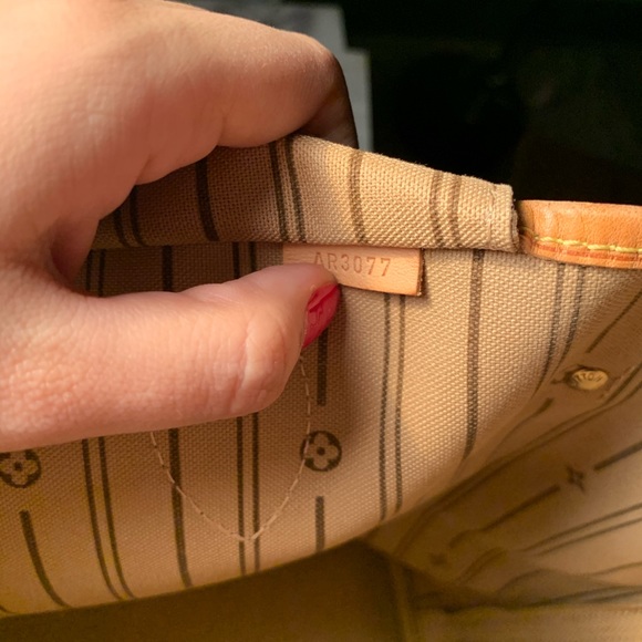 🛑SOLD ON FB🛑 Louis Vuitton Neverfull MM - Picture 5 of 8